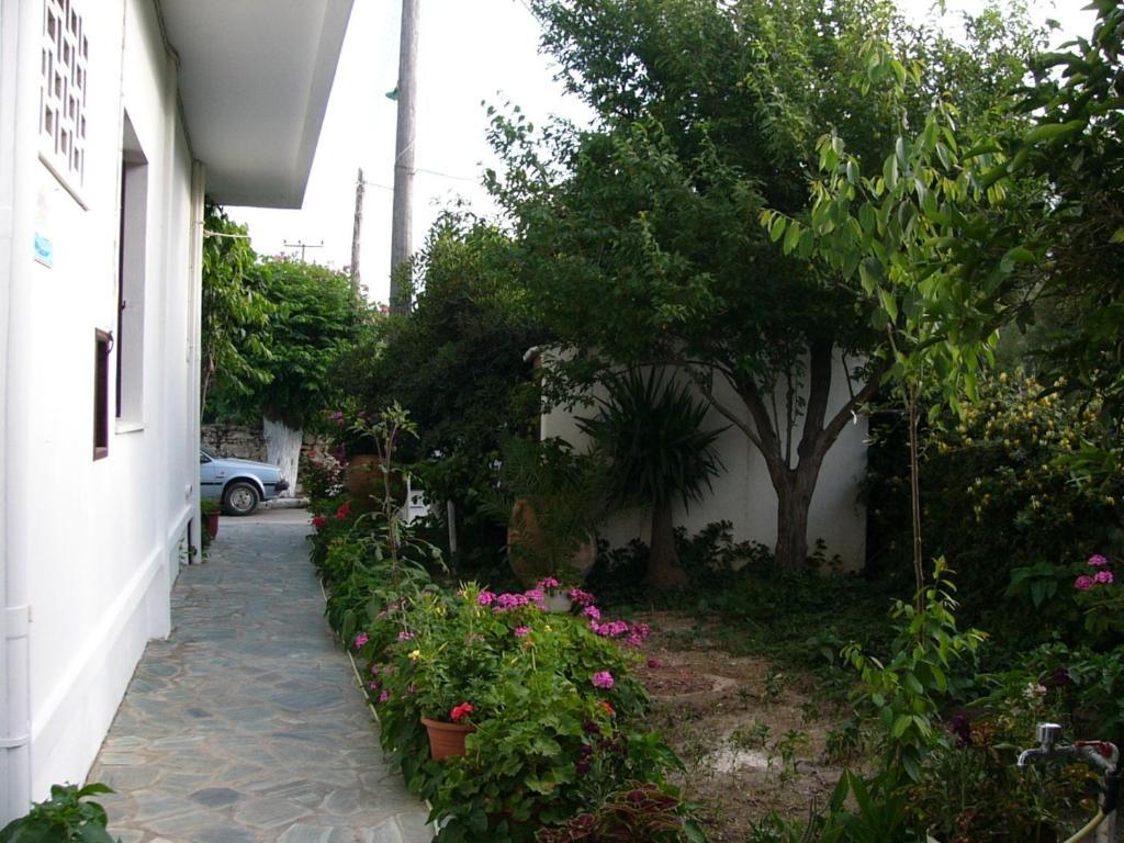 Oasis Studios Palaiochora Exteriör bild